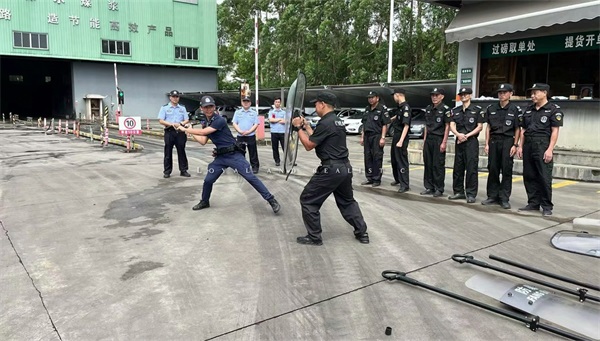 集體“充電”全力提升保安隊伍“實戰”能力